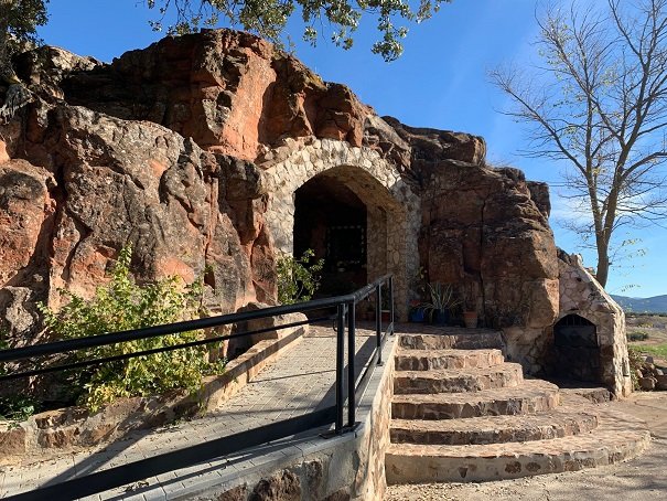 Cueva de la Virgen en Albaladejo