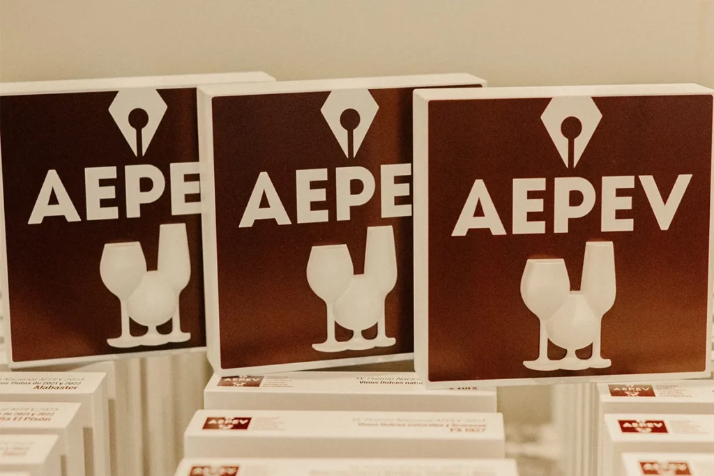 José Luis Martínez orgullo valdepeñero en los Premios AEPEV 2025 por Valdepeñas a través de sus bodegas